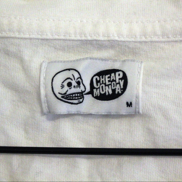CHEAP MONDAY • Cropped T-shirt - Picture 2 of 3